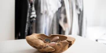 The Minimalist's Style Guide: Chic, Sustainable Wardrobe in US - Cover Image