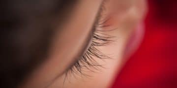 How to Apply False Eyelashes: Beginner's Step-by-Step Guide - Cover Image
