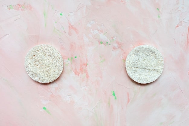 A split image showing two cotton pads: one with dirt and makeup residue after using a cleanser, and the other clean after using a toner, demonstrating the toner's effectiveness at removing impurities.